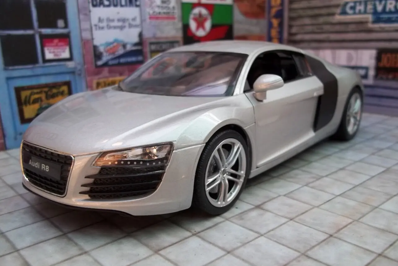 Audi R8 maquetas-armadas.com