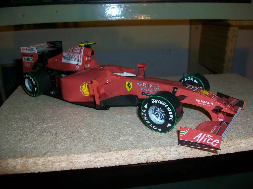 FERRARI F1 (2009) MAQUETAS-ARMADAS.COM
