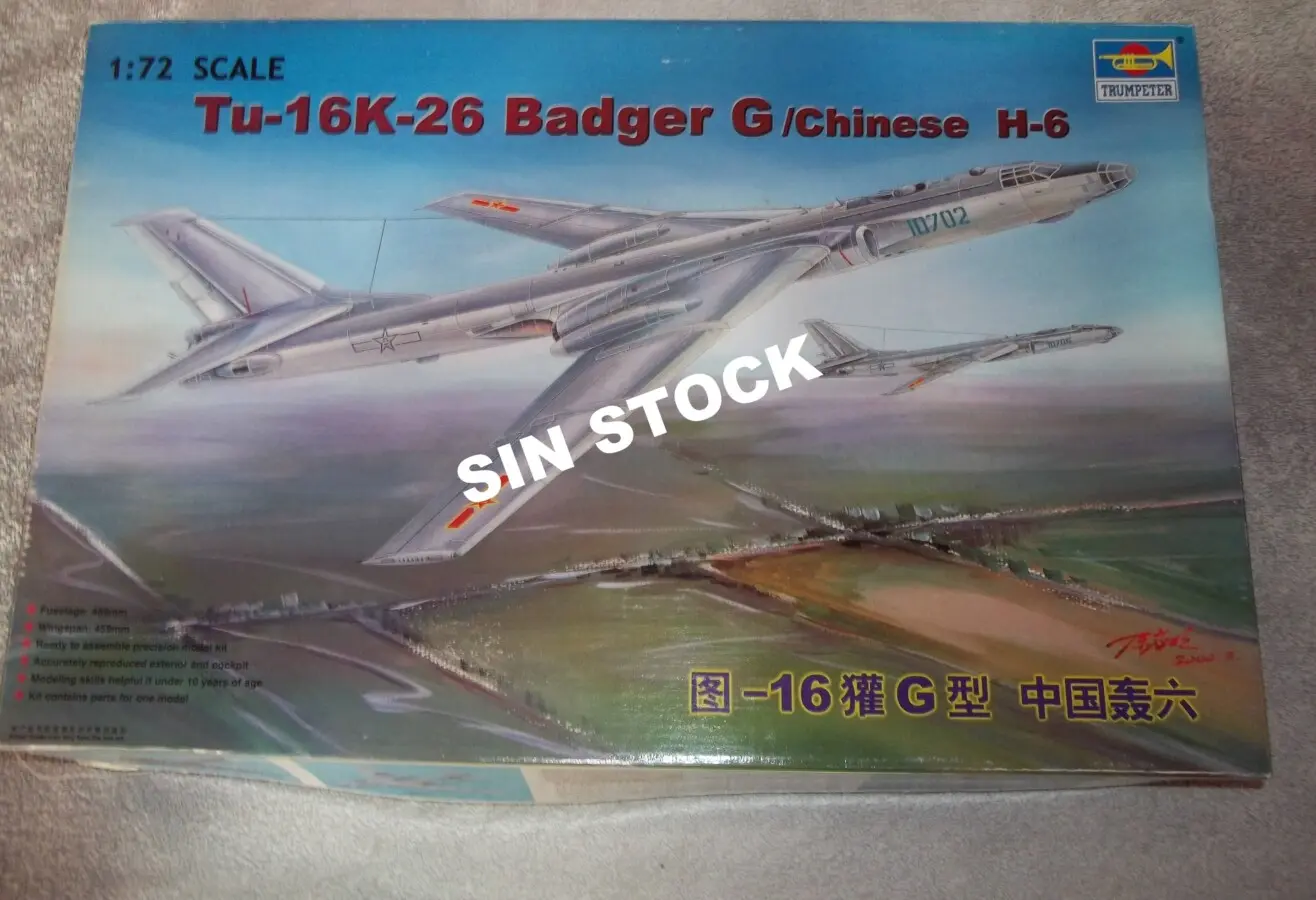 TUPOLEV BADGER G TU 26 K -26  CHINESE H6 TRUMPETER 1/72 maquetas-armadas.com
