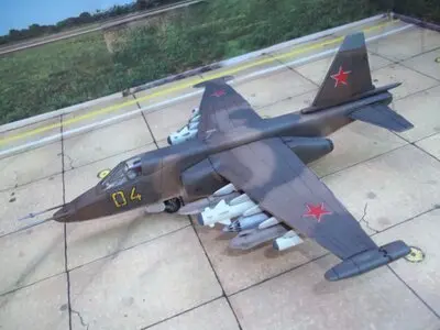 SUKHOI SU 25 1/72 maquetas-armadas.com